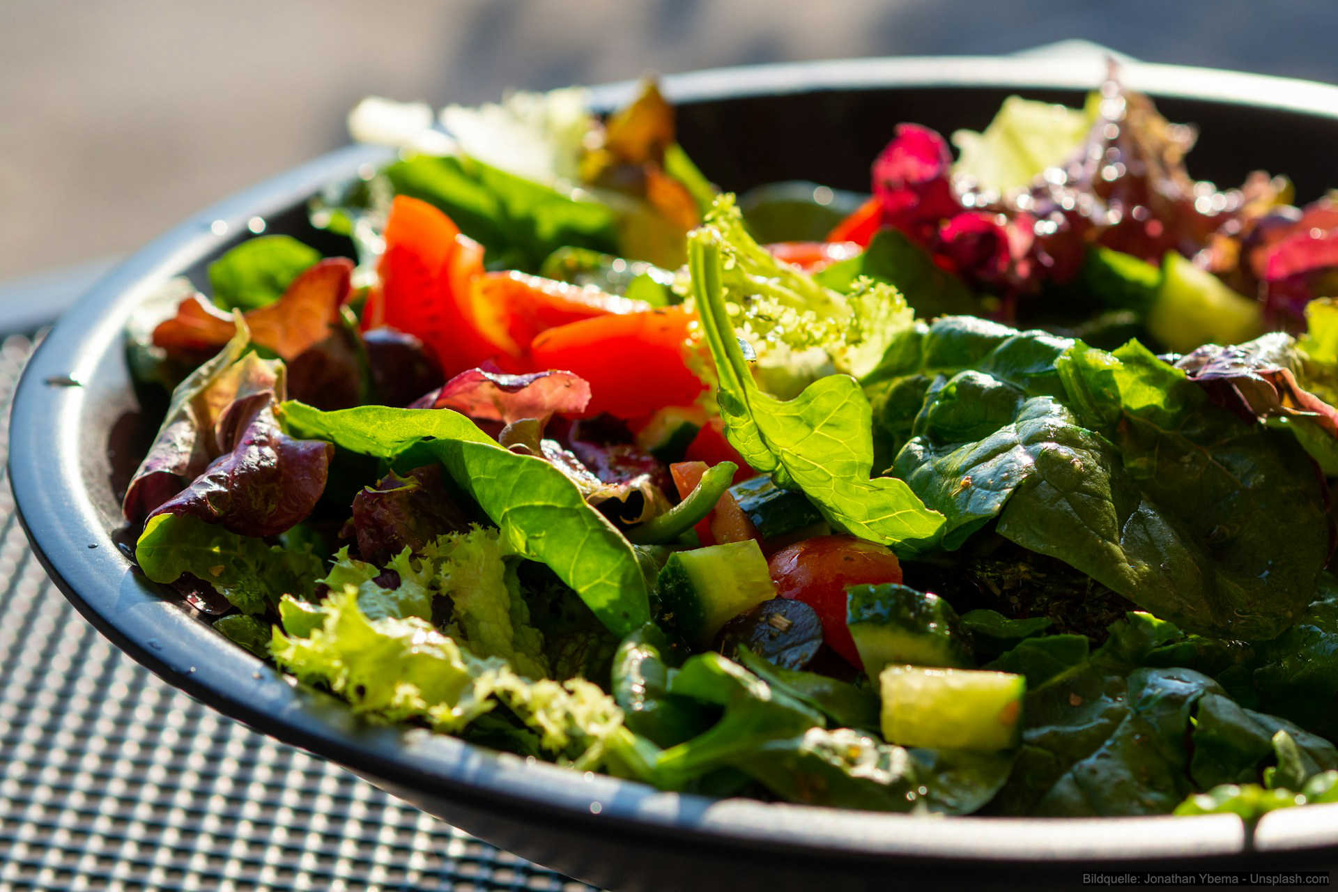 Wie verwendet man Himbeeressig in der Küche?