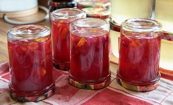 Marmelade selber machen Glaeser umdrehen